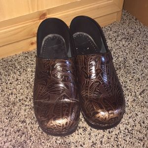 Dansko brown textured print nursing Clogs